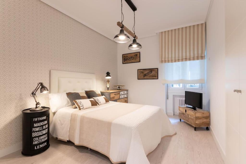 Apartamento Luxury Centro Bilbao Garaje Екстериор снимка